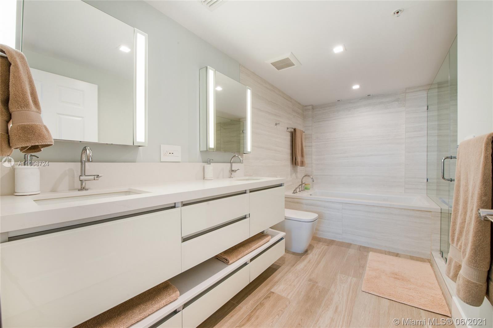 888 Douglas Road, Unit 1011 Coral Gables, FL 33134 - Photo 3 of 12