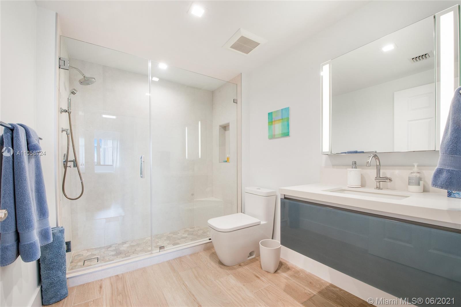 888 Douglas Road, Unit 1011 Coral Gables, FL 33134 - Photo 9 of 12