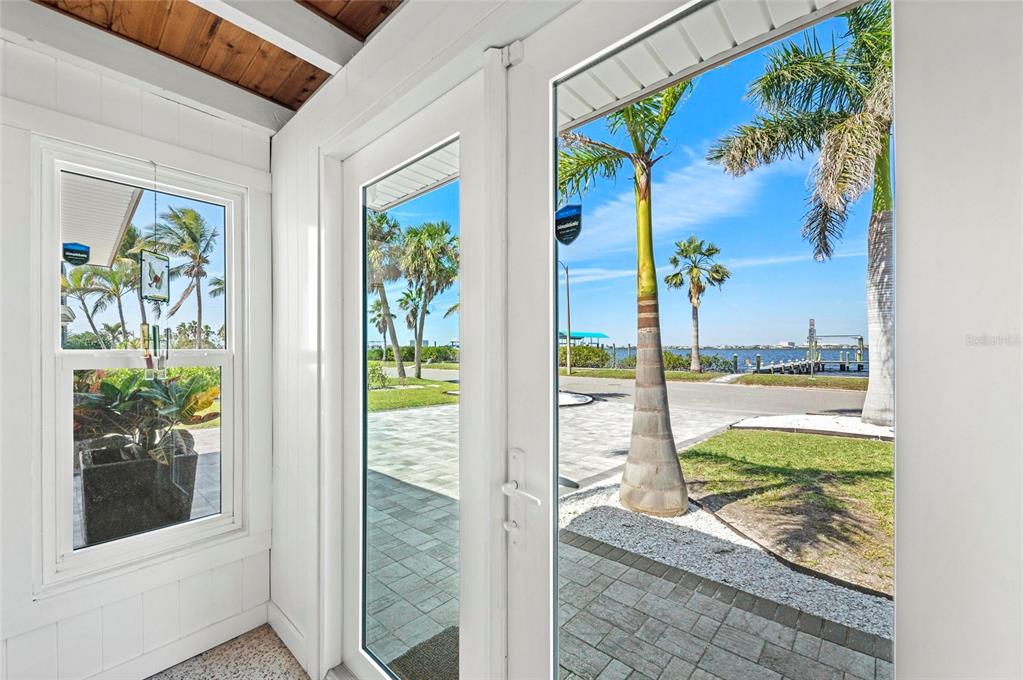 2014 Riverside Drive East Bradenton, FL 34208 - Photo 11 of 61