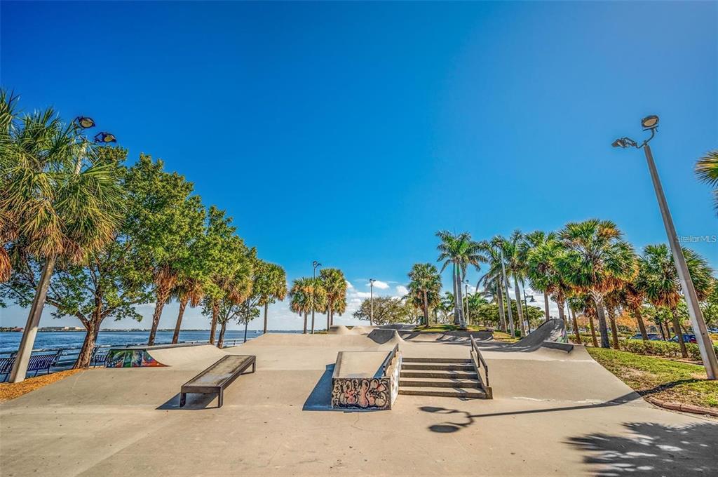 2014 Riverside Drive East Bradenton, FL 34208 - Photo 54 of 61