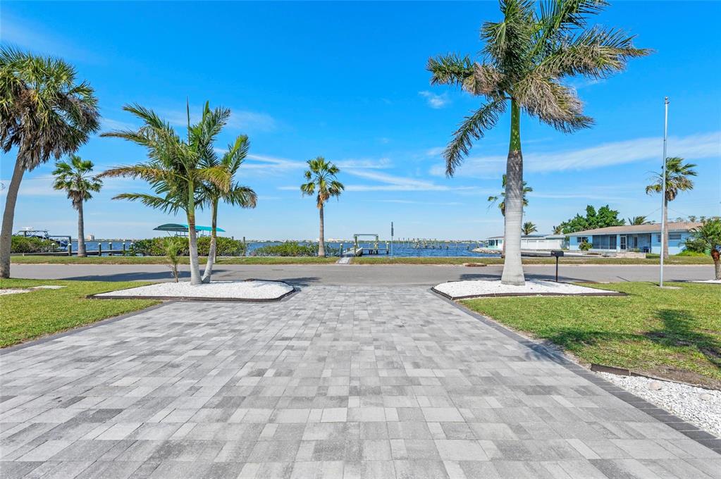 2014 Riverside Drive East Bradenton, FL 34208 - Photo 8 of 61