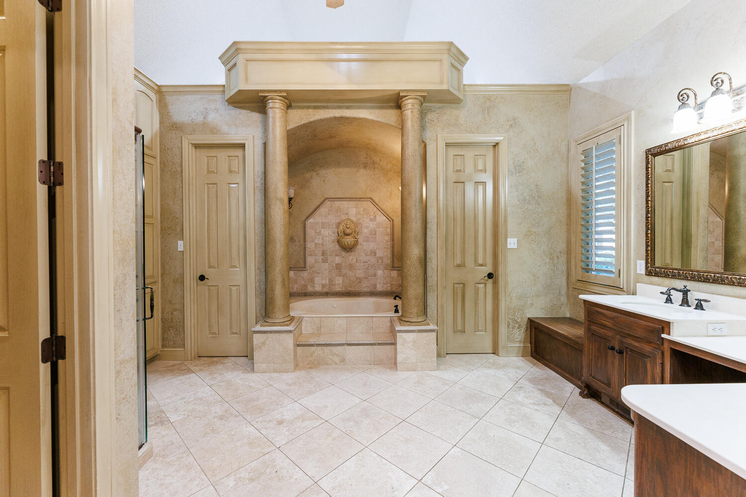 9809 Topeka Avenue Lubbock, TX 79424 - Photo 52 of 87 Primary Bath