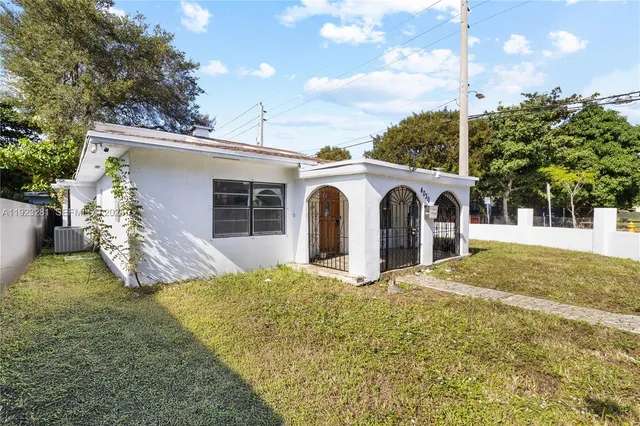 $4,500 | 4030 Northwest 1st Avenue, Miami, FL 33127