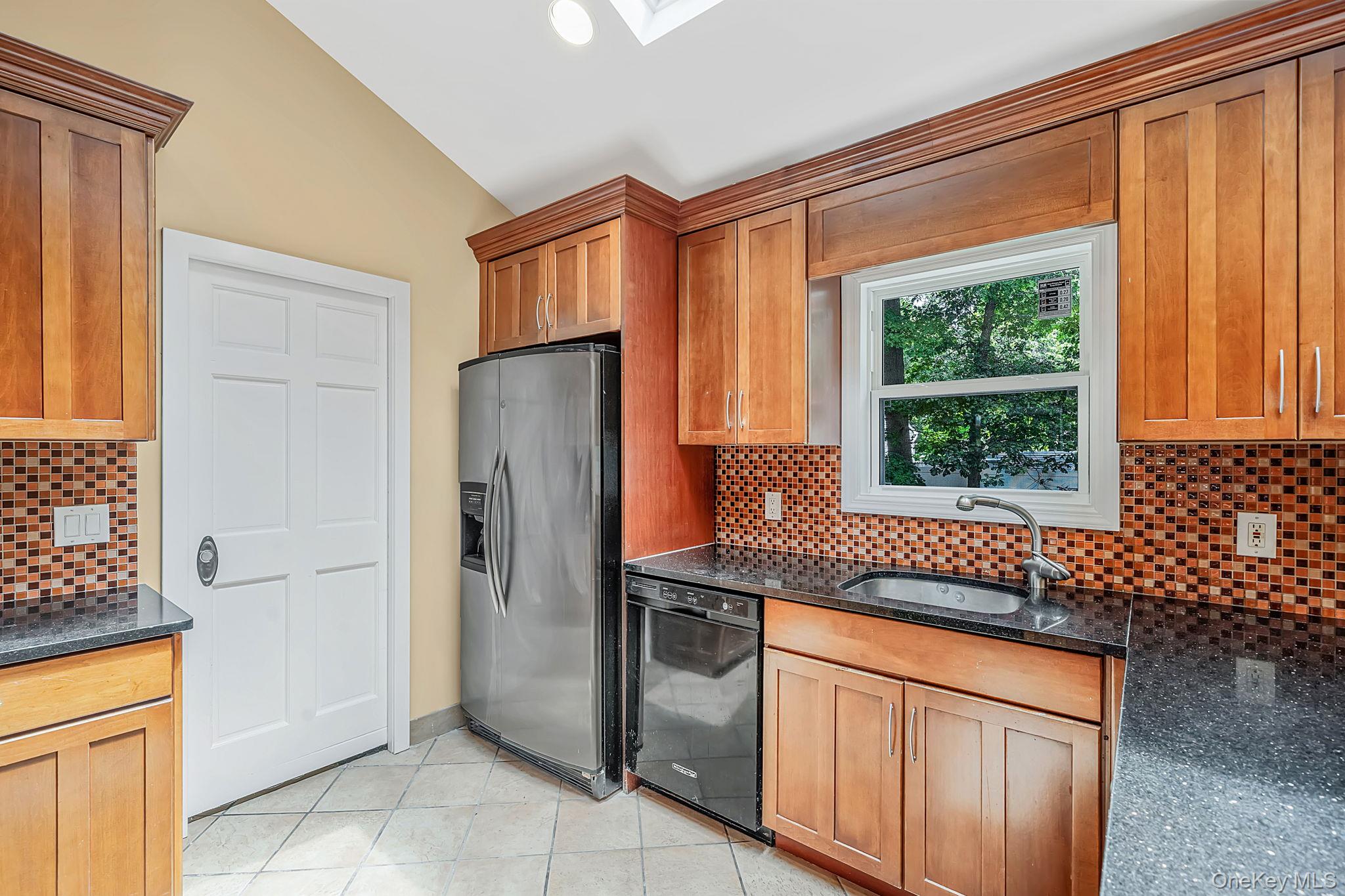 25 Heston Road Shirley, NY 11967 - Photo 20 of 38