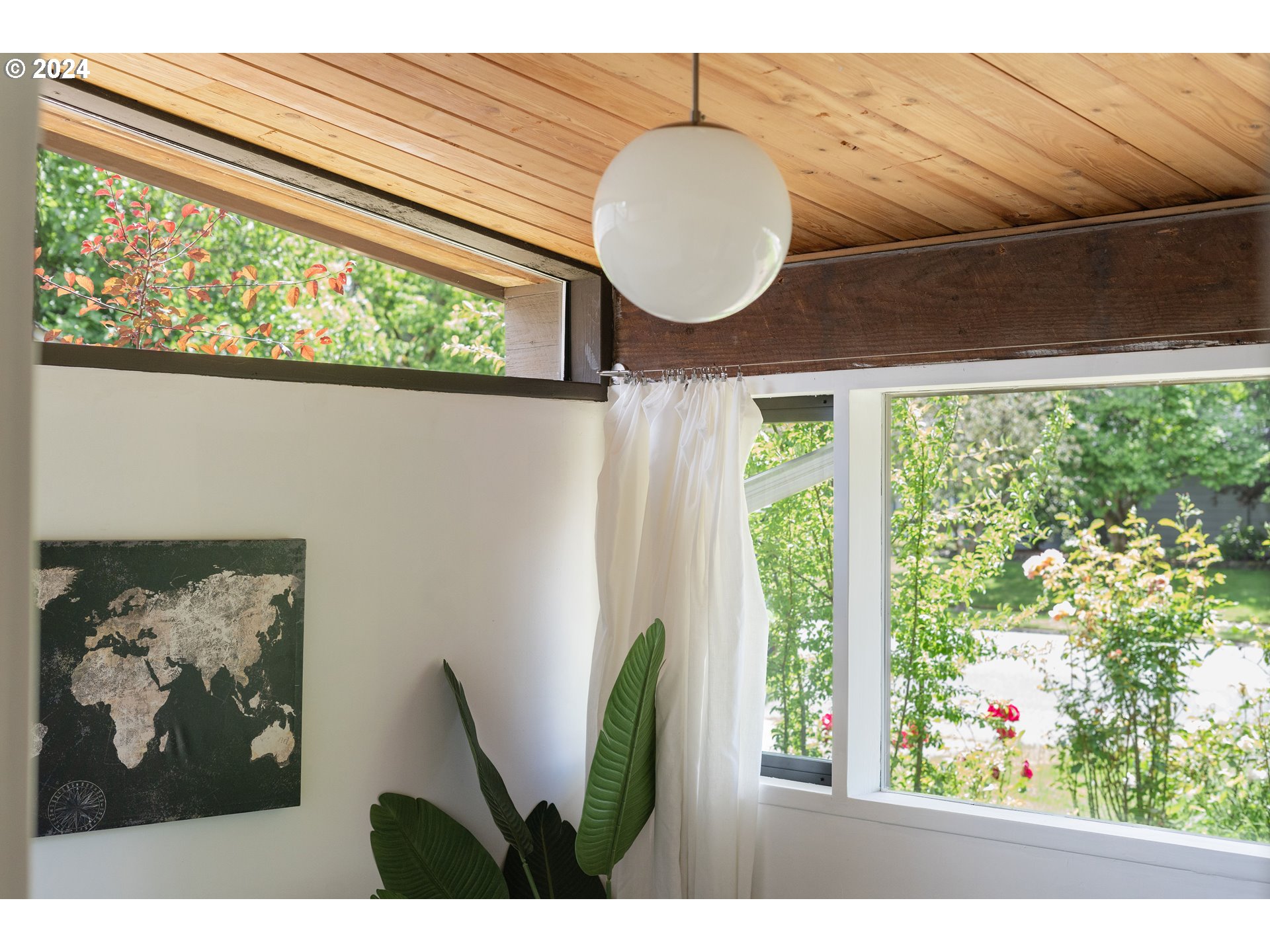 12325 Southwest Park Way Portland, OR 97225 - Photo 26 of 40 a wooden floor with a large window