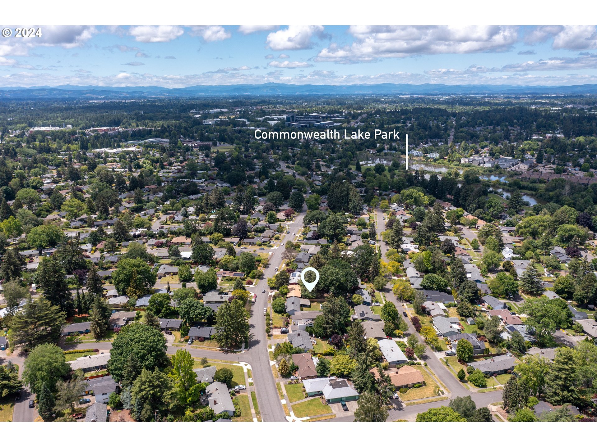 12325 Southwest Park Way Portland, OR 97225 - Photo 37 of 40 a view of a city with mountain