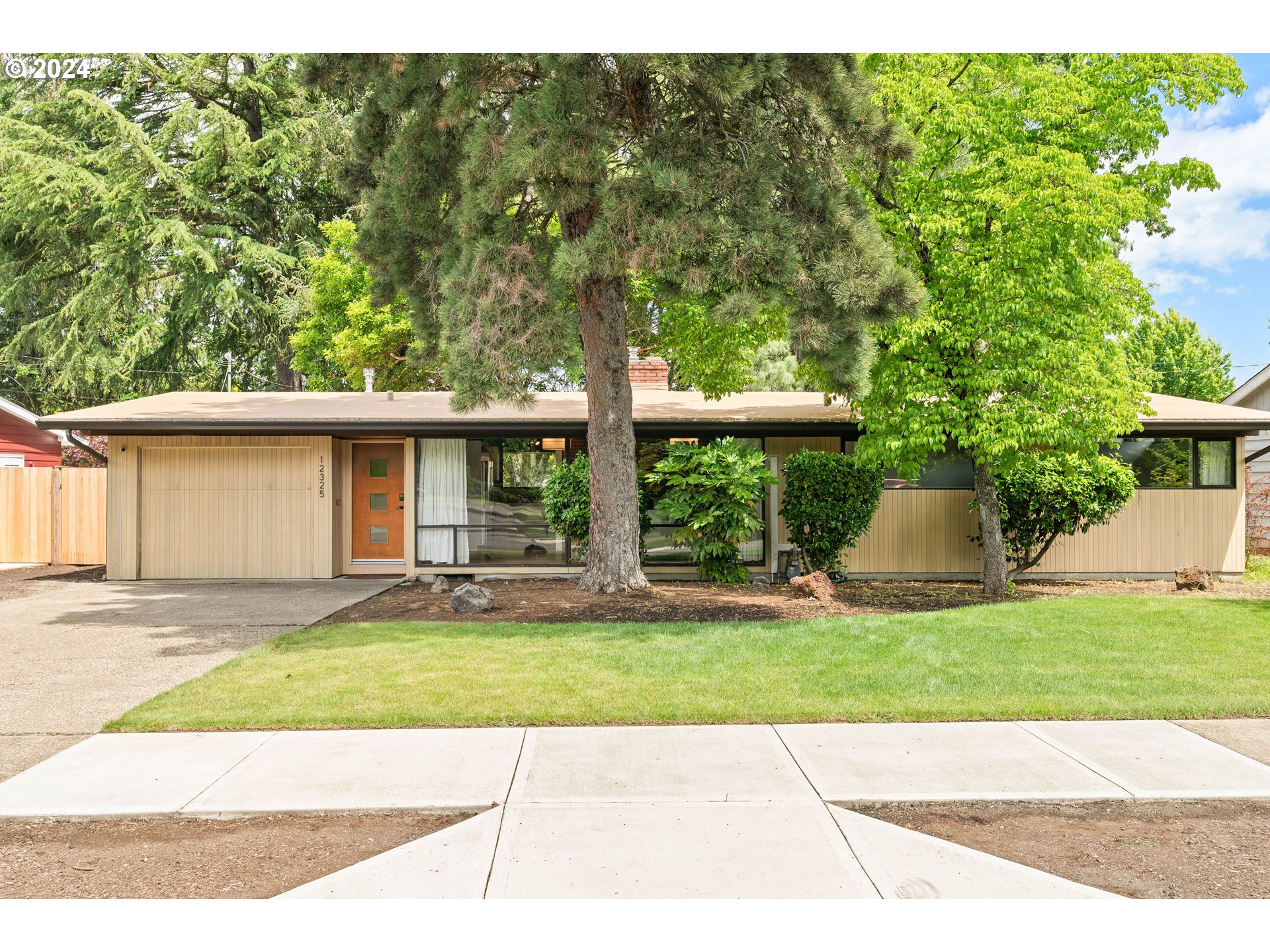 12325 Southwest Park Way Portland, OR 97225 - Photo 38 of 40 a view of a house with a outdoor space