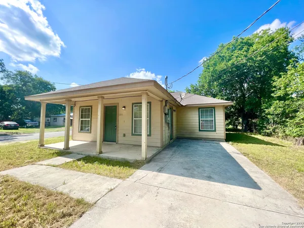 $1,399 | 508 Pitts Street, Seguin, TX 78155