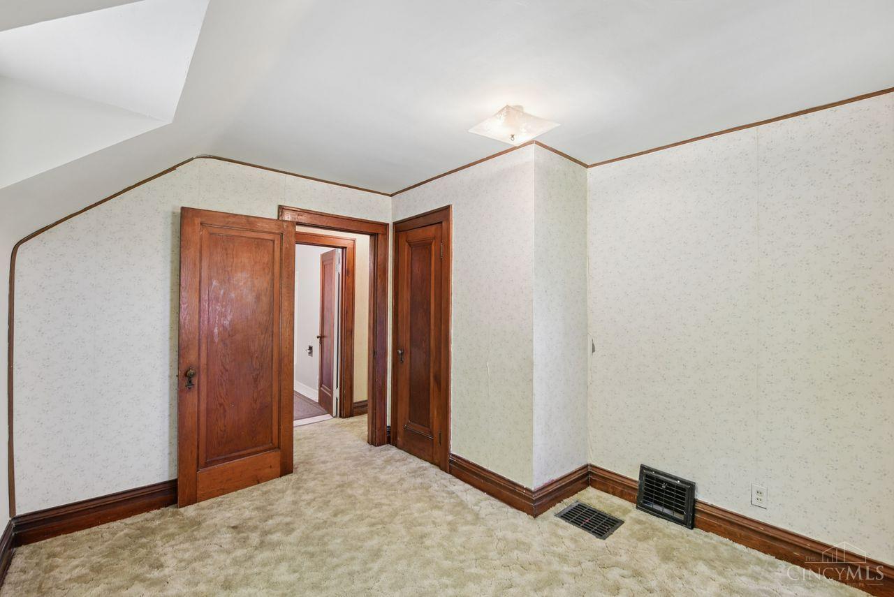 5636 River Road Cincinnati, OH 45233 - Photo 17 of 46 Gallery Image 17