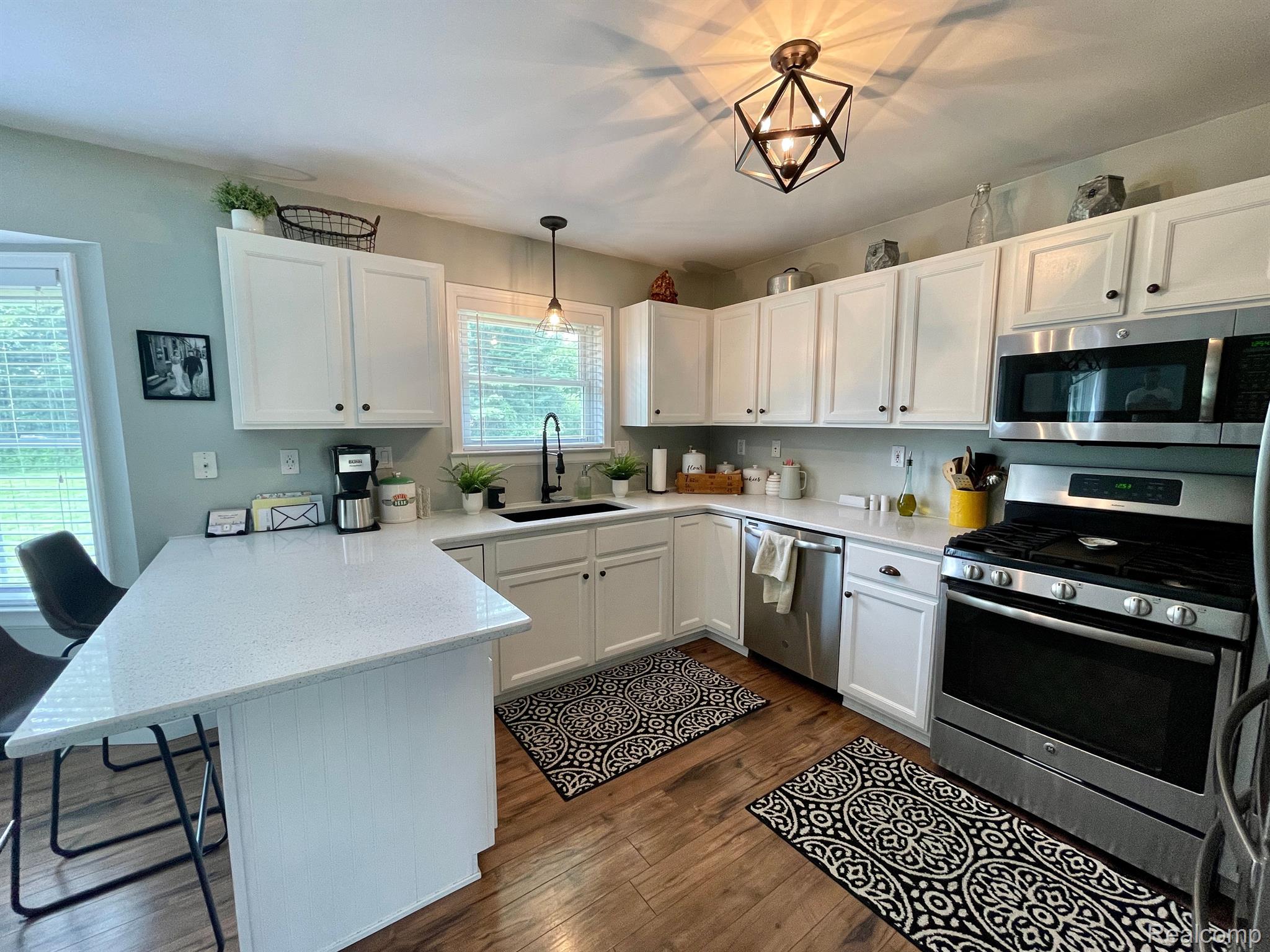 7452 Bingham Road Brighton, MI 48116 - Photo 5 of 24