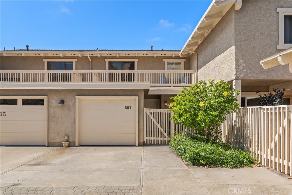 567 Avenida Adobe San Clemente, CA 92672 - Photo 3 of 33 a house view with a outdoor space