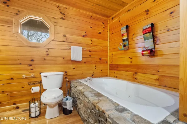 $674,900 | 3175 Emerald Springs Loop, Sevierville, TN 37862