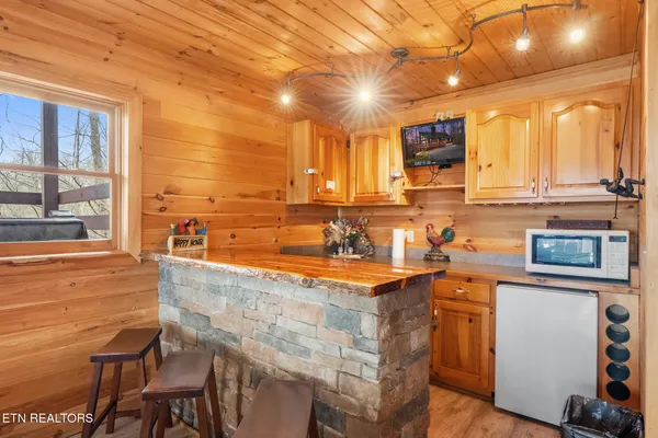 $674,900 | 3175 Emerald Springs Loop, Sevierville, TN 37862