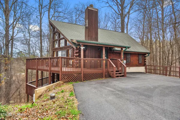 $674,900 | 3175 Emerald Springs Loop, Sevierville, TN 37862