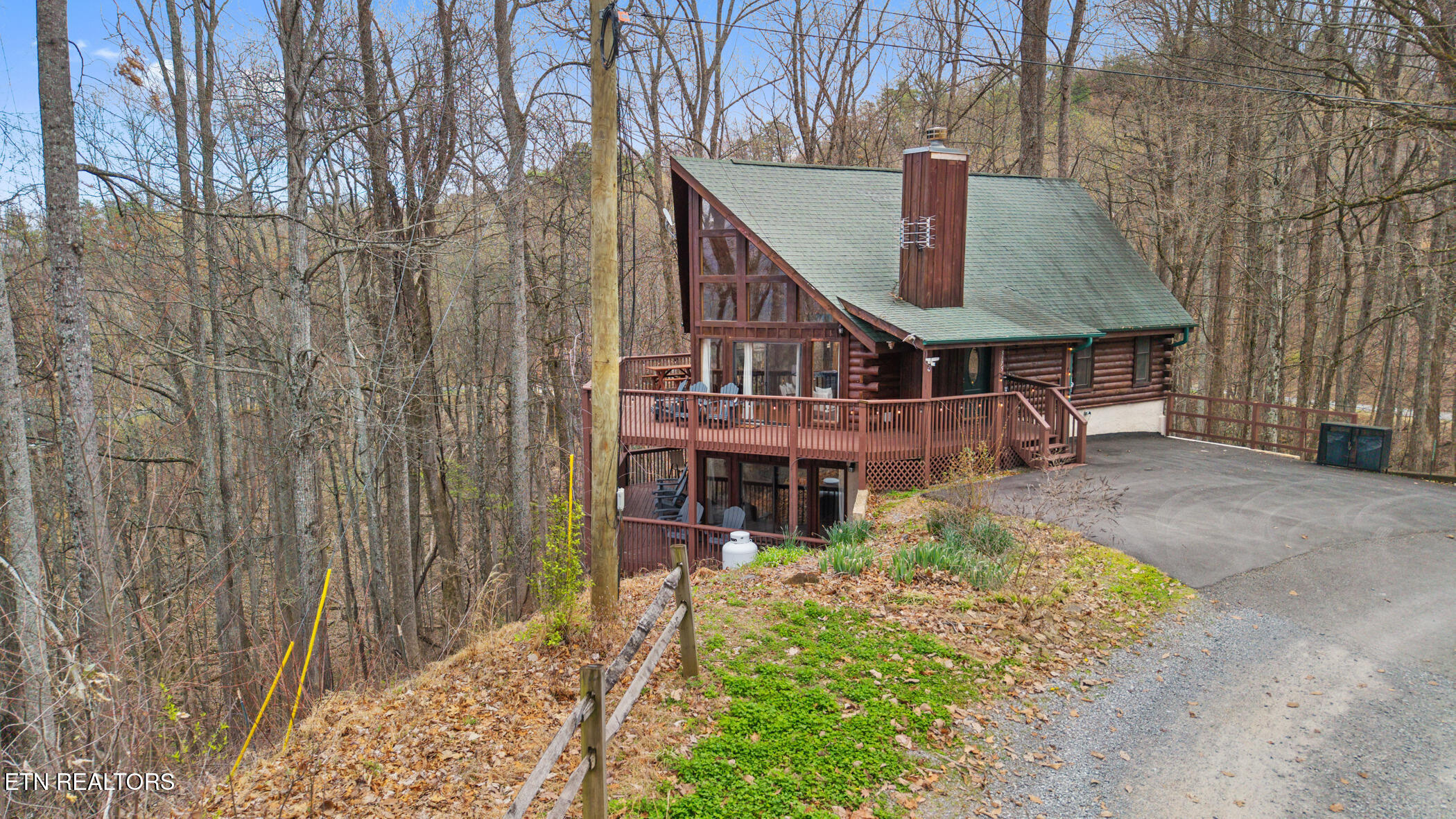 3175 Emerald Springs Loop Sevierville, TN 37862 - Photo 46 of 50 dji_20260323144406_0003_d