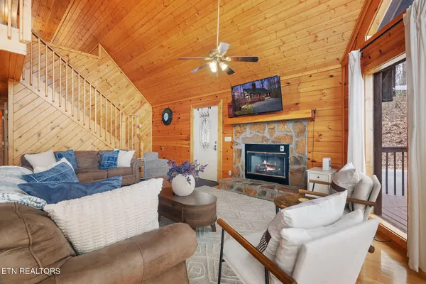 $674,900 | 3175 Emerald Springs Loop, Sevierville, TN 37862