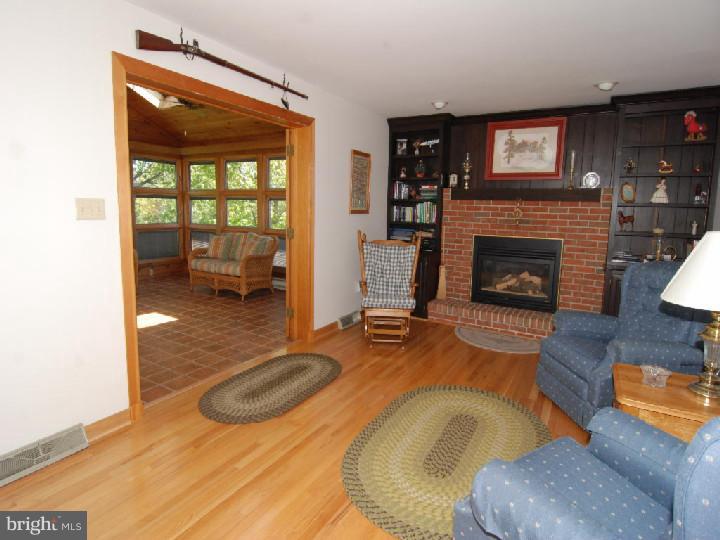 33 Rose Virginia Road Oley, PA 19547 - Photo 5 of 18 Gallery Image 5