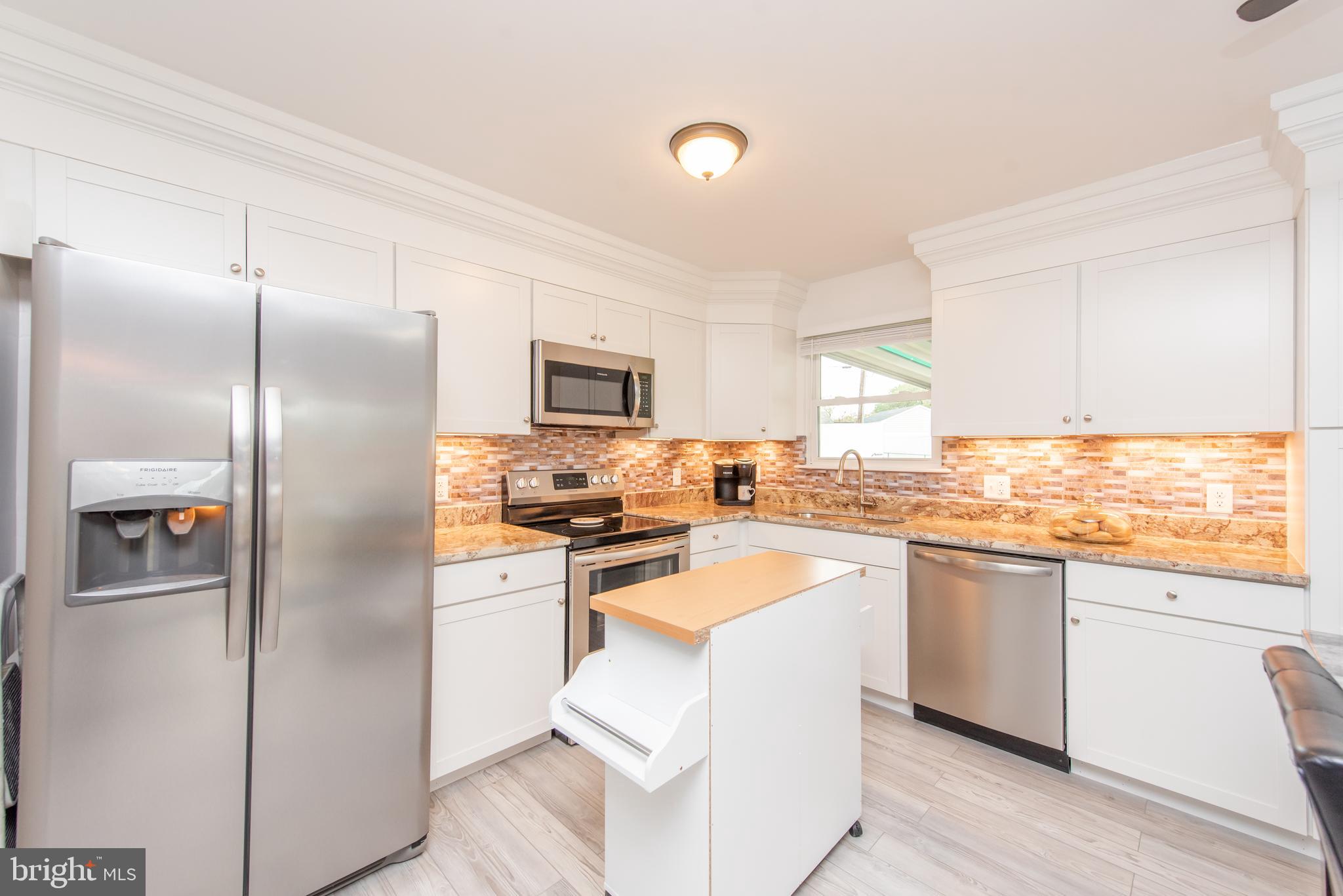 604 Eliot Road Pasadena, MD 21122 - Photo 8 of 31 Kitchen