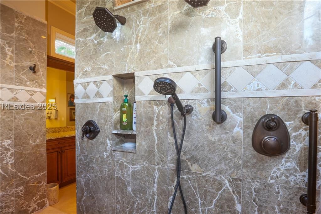 21 Caravelle Lane Bluffton, SC 29909 - Photo 32 of 66 Showers for 2!