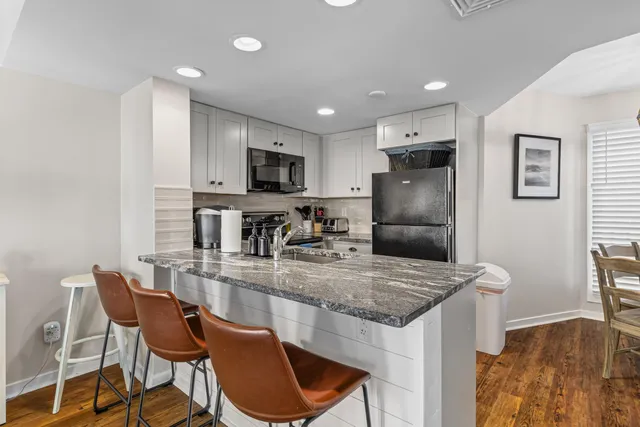 $4,000 | 9000 Palmetto Drive, Unit D203, Isle of Palms, SC 29451