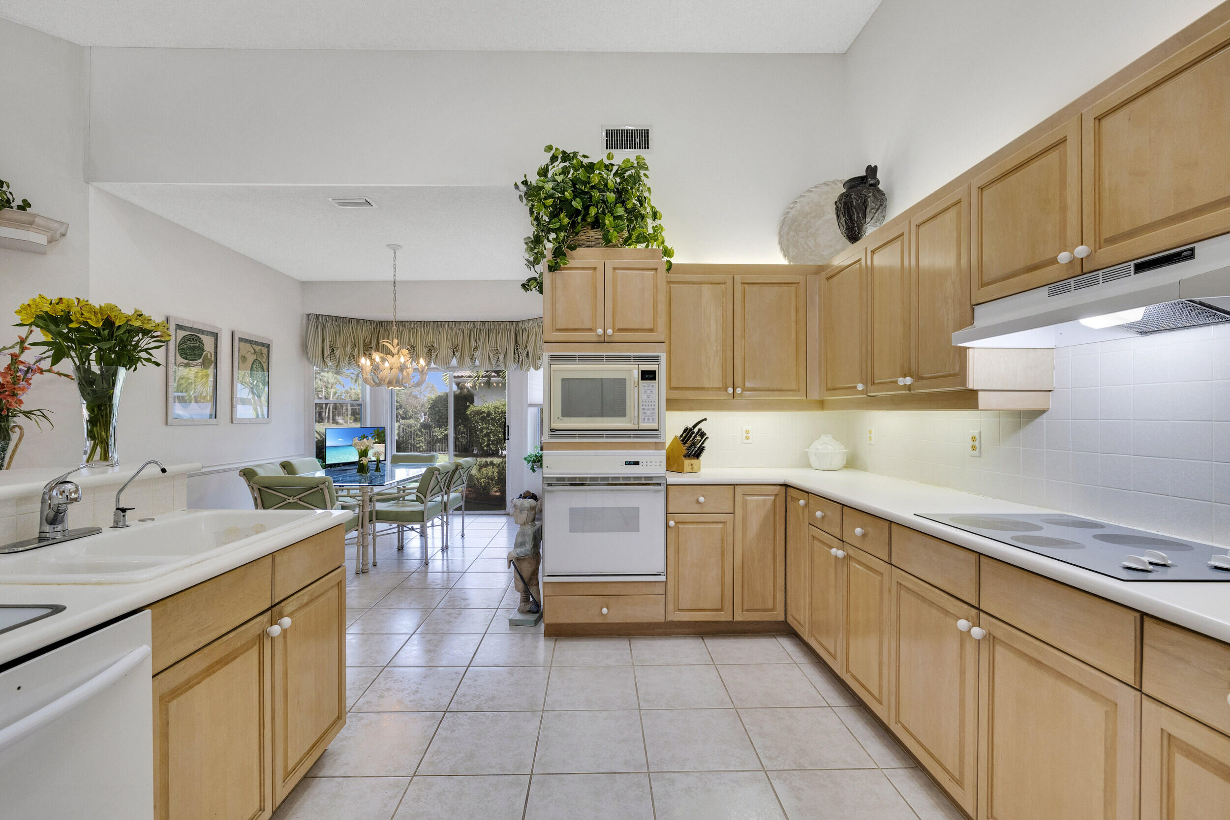 17695 Litten Drive Boca Raton, FL 33498 - Photo 13 of 46 Kitchen