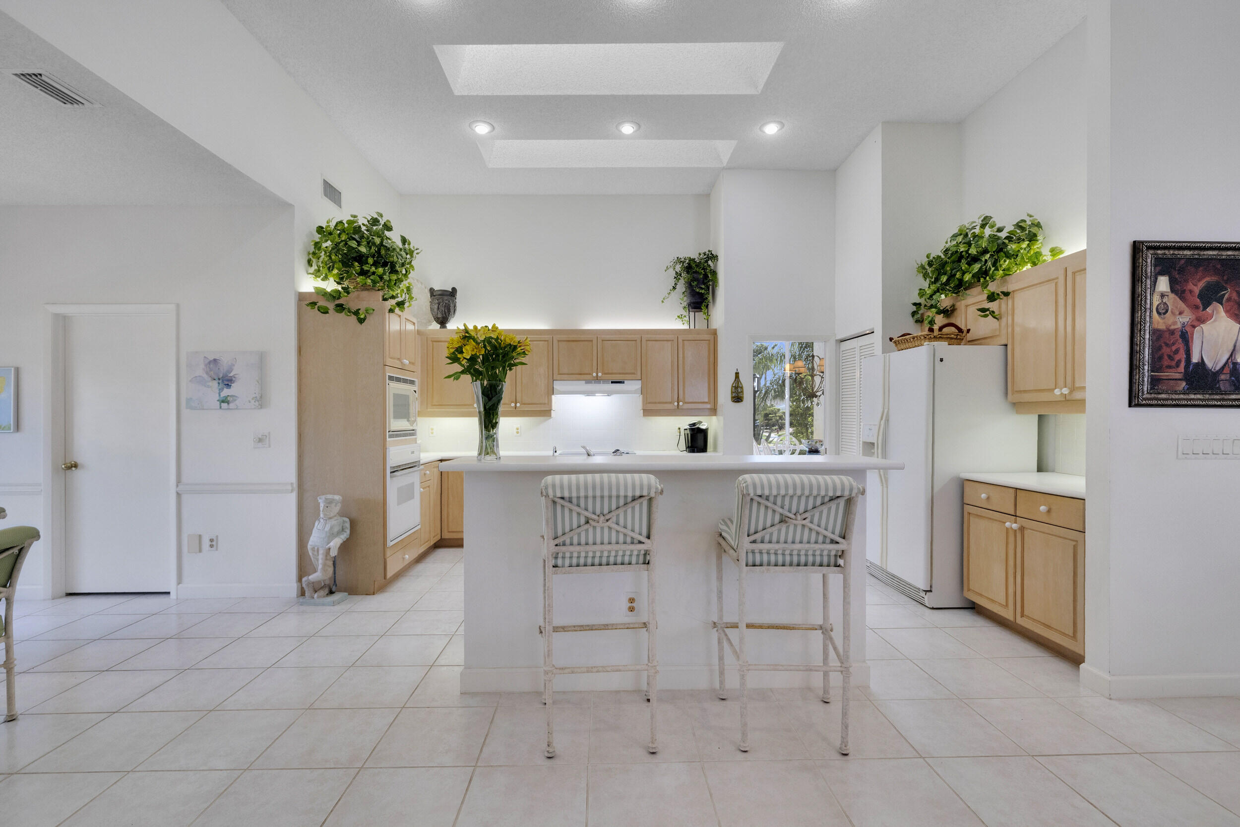 17695 Litten Drive Boca Raton, FL 33498 - Photo 16 of 46 Kitchen