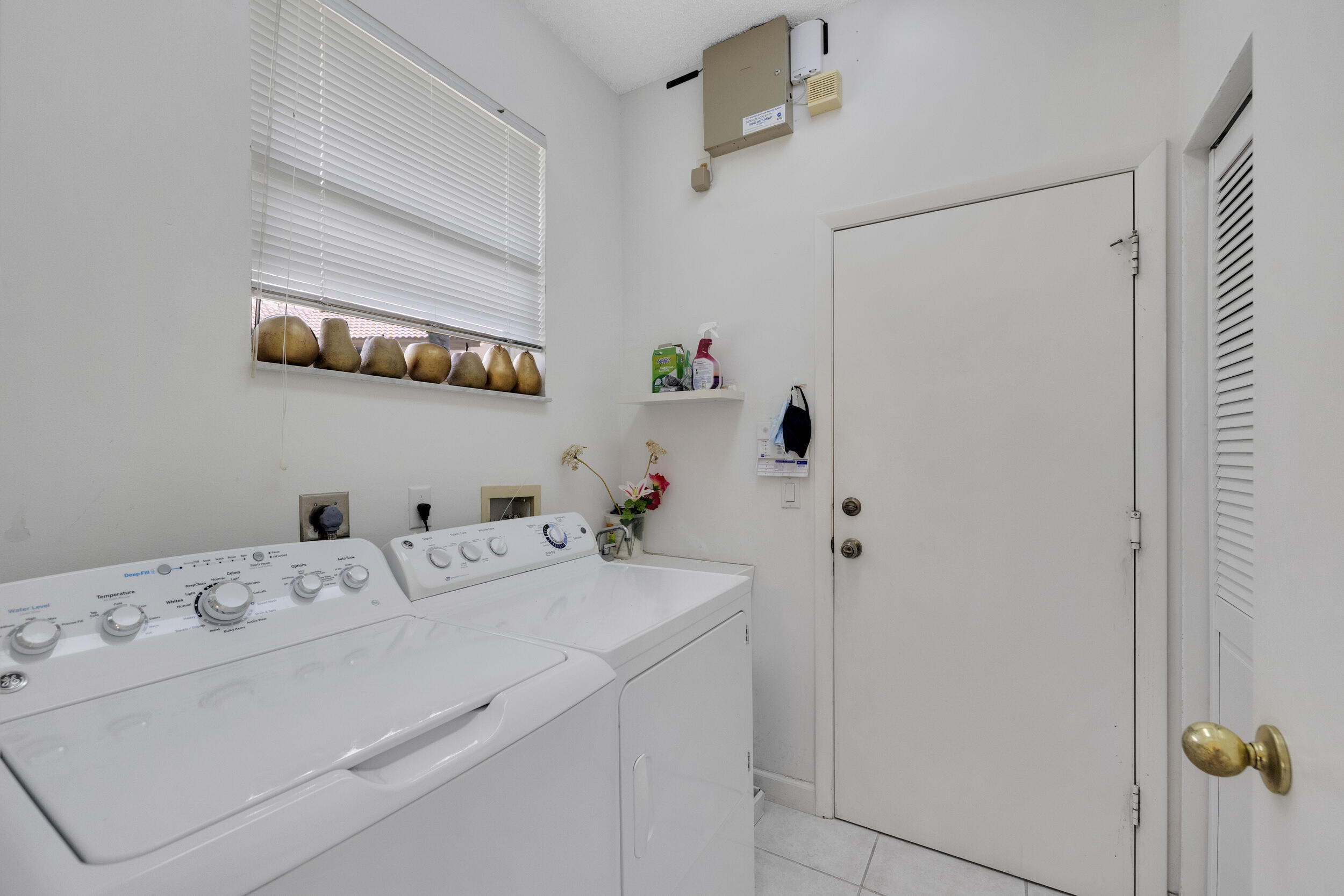 17695 Litten Drive Boca Raton, FL 33498 - Photo 27 of 46 Laundry Room