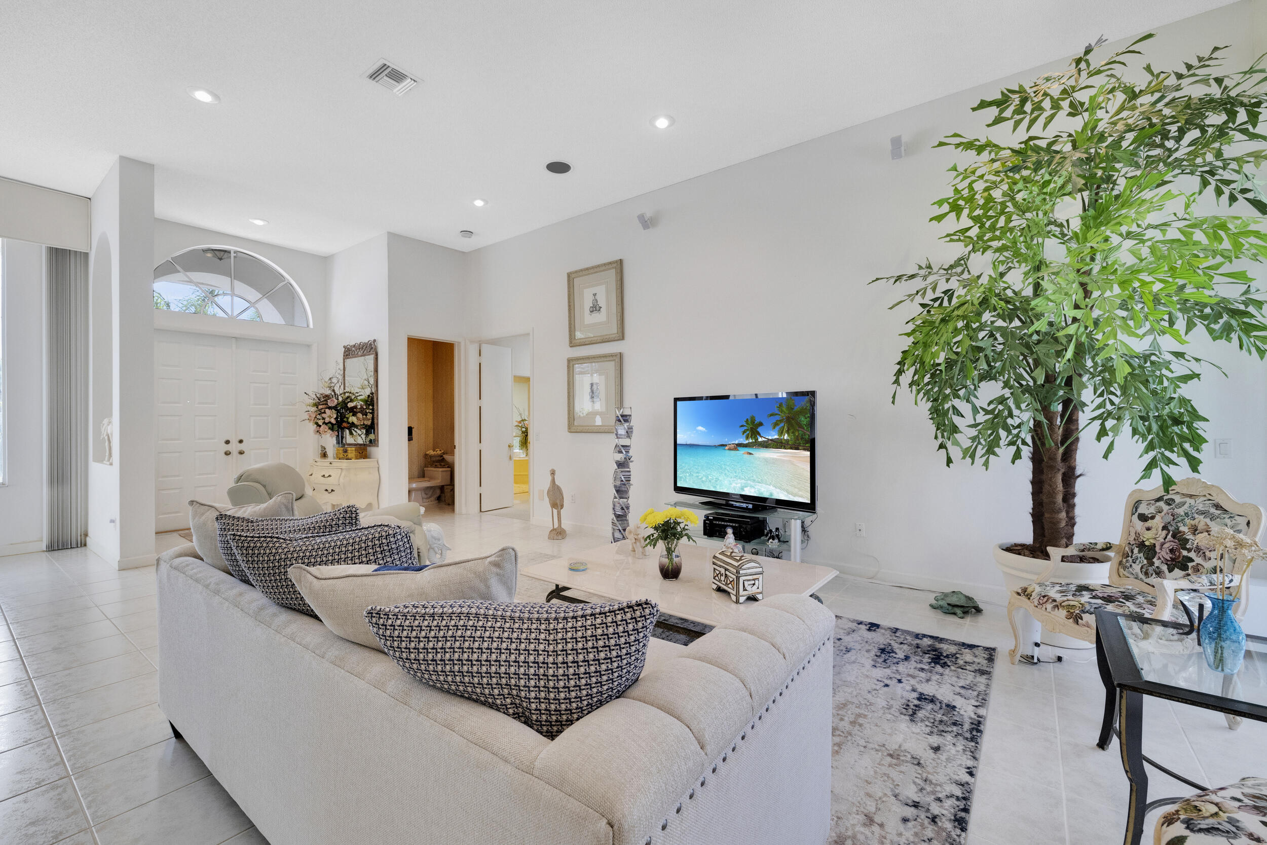 17695 Litten Drive Boca Raton, FL 33498 - Photo 7 of 46 Living Room