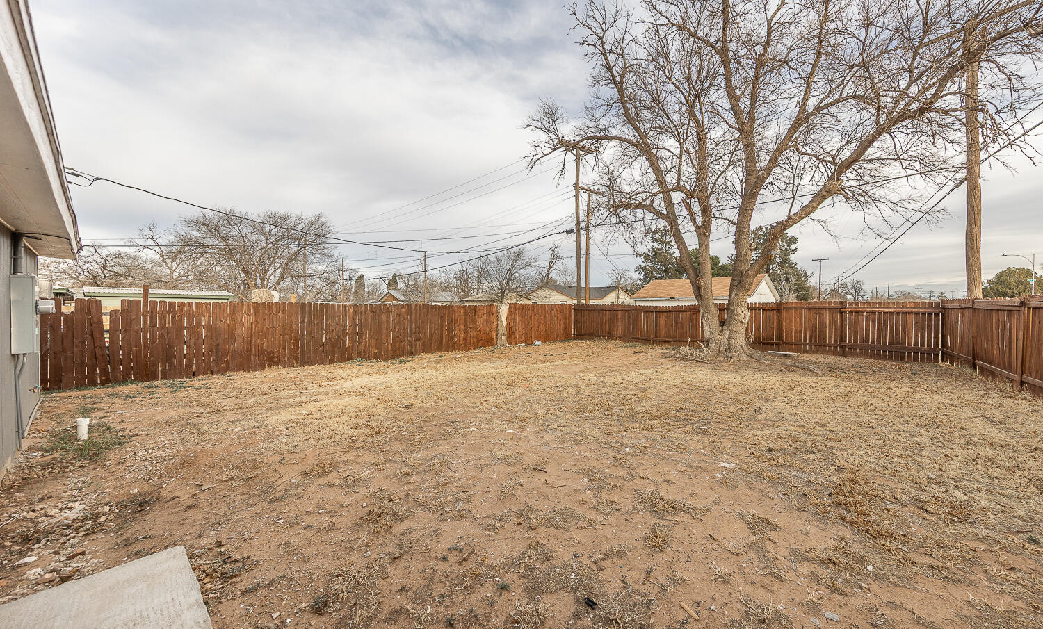 2002 65th Street Lubbock, TX 79412 - Photo 20 of 25 a backyard of a house