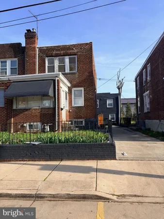 $2,800 | 220 North 9th Street, Darby, PA 19023