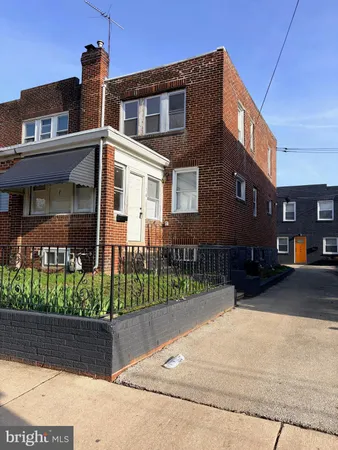 $2,800 | 220 North 9th Street, Darby, PA 19023