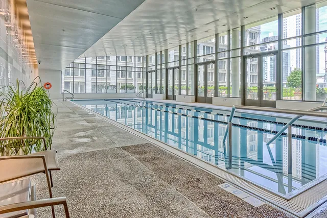 $750,000 | 130 North Garland Court, Unit 1405, Chicago, IL 60602