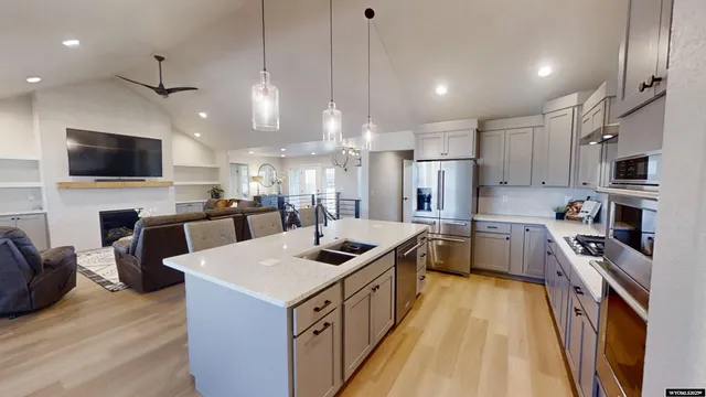 $869,000 | 4002 Drayton Way, Casper, WY 82609