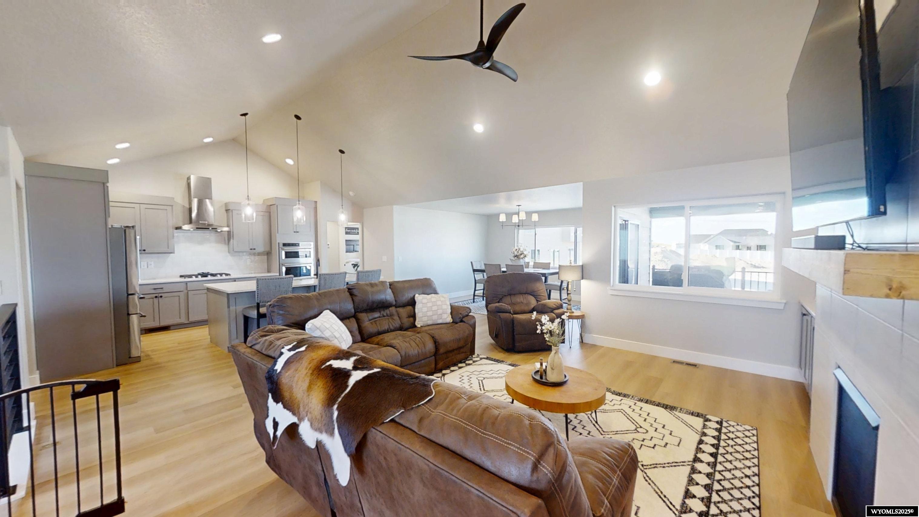 4002 Drayton Way Casper, WY 82609 - Photo 2 of 49