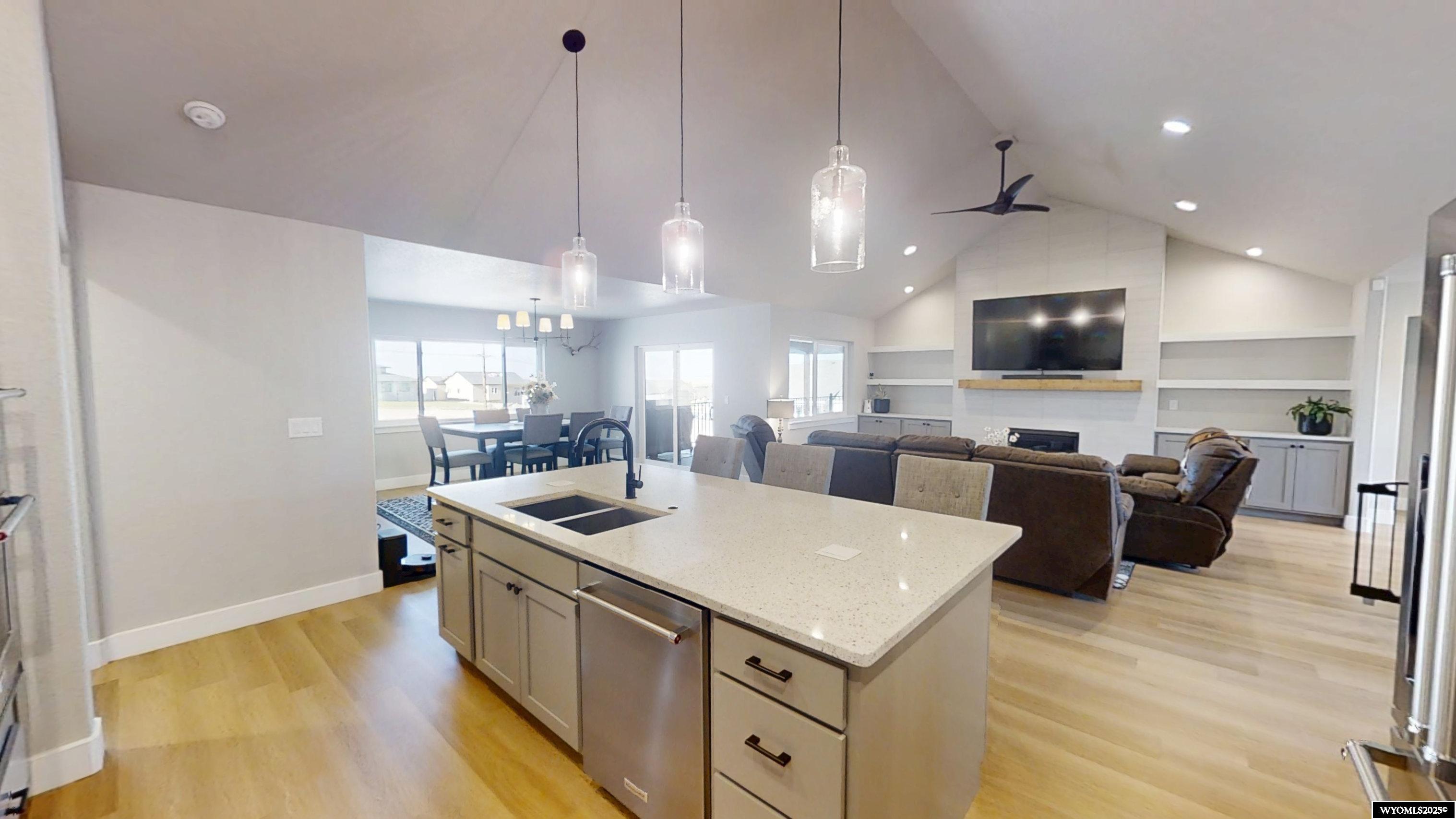 4002 Drayton Way Casper, WY 82609 - Photo 8 of 49