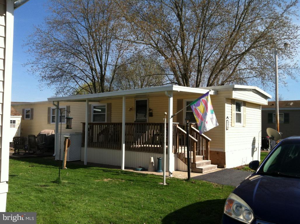 61 Oak Road Elizabethtown, PA 17022 - Photo 2 of 13 Gallery Image 2