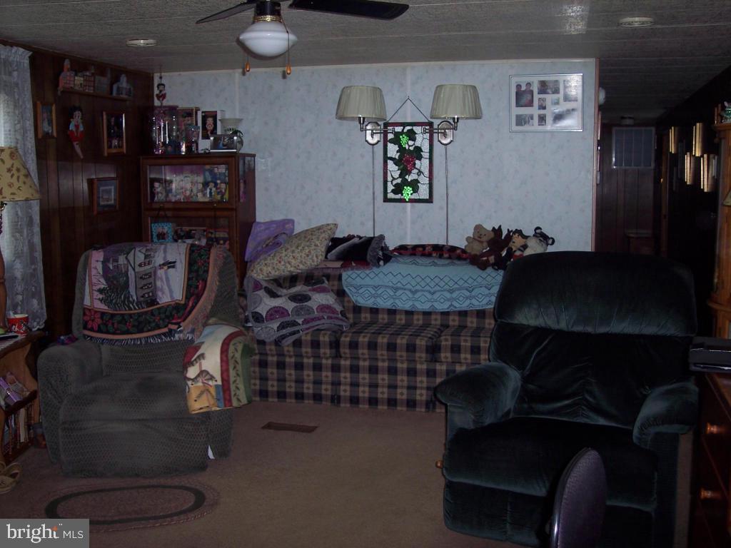 61 Oak Road Elizabethtown, PA 17022 - Photo 4 of 13 Gallery Image 4