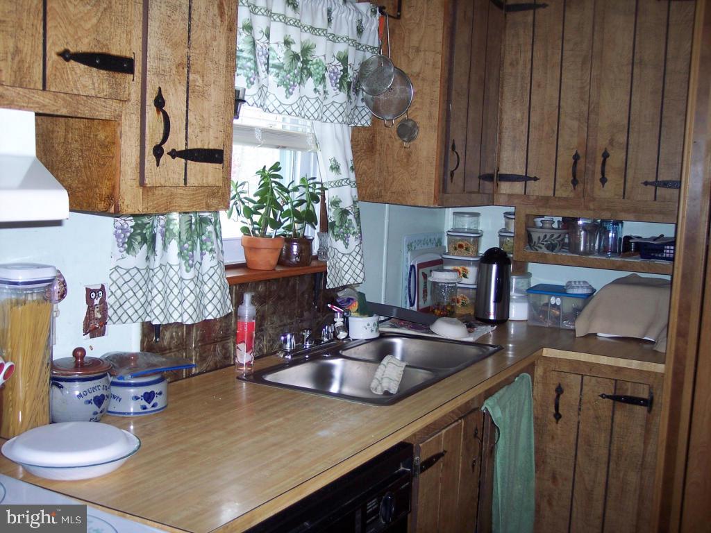 61 Oak Road Elizabethtown, PA 17022 - Photo 7 of 13 Gallery Image 7
