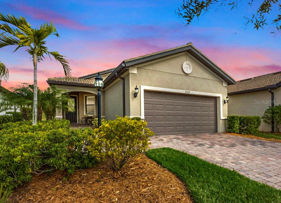 Welcome to 17117 Kenton Terrace, Lakewood Ranch. Front view of the home.