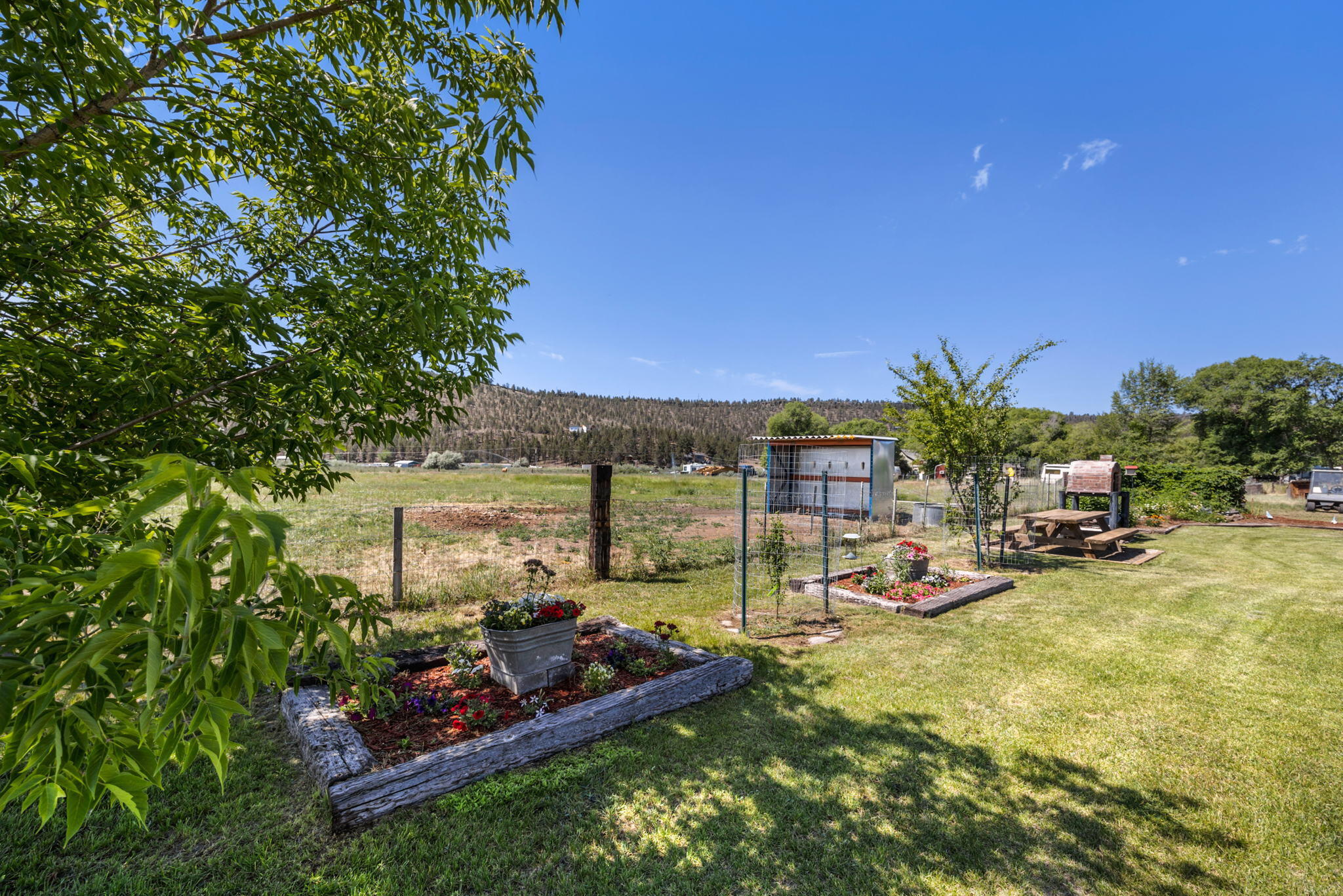 3902 Rimrock Acres Loop Prineville, OR 97754 - Photo 6 of 38 2022_07_12_3902_rimrock_acres_loop-30