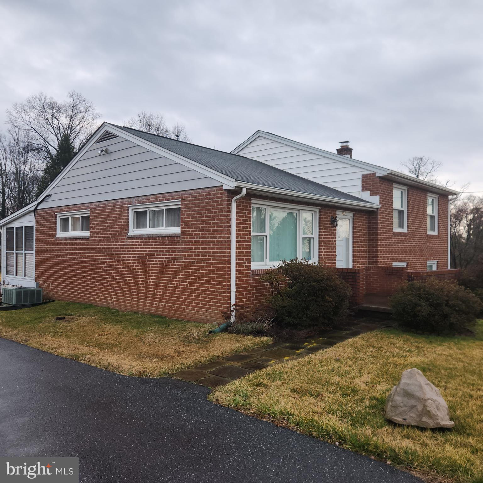 107 Mountain Road Fallston, MD 21047 - Photo 3 of 38