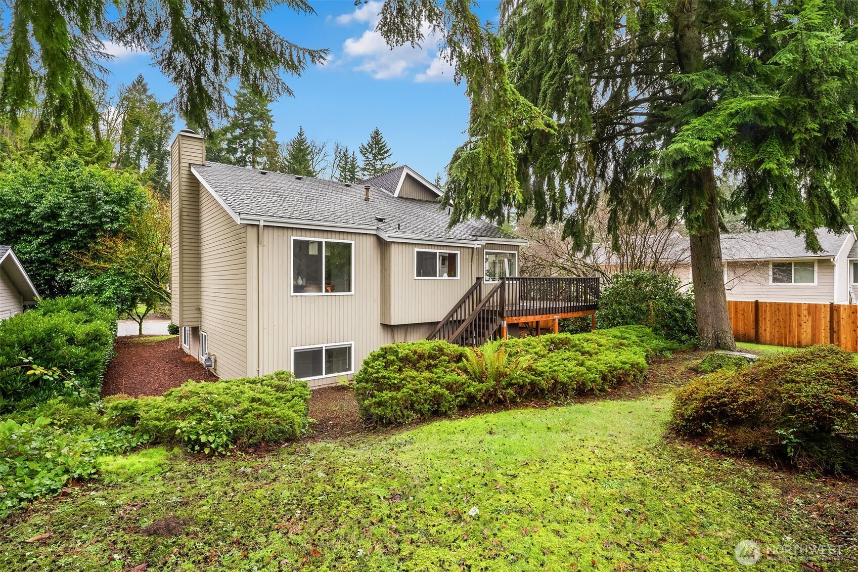 15710 Southeast 46th Way Bellevue, WA 98006 - Photo 29 of 40 a house view with a garden space