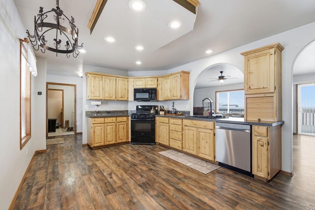 8715 West Antler Road Deer Park, WA 99006 - Photo 10 of 50