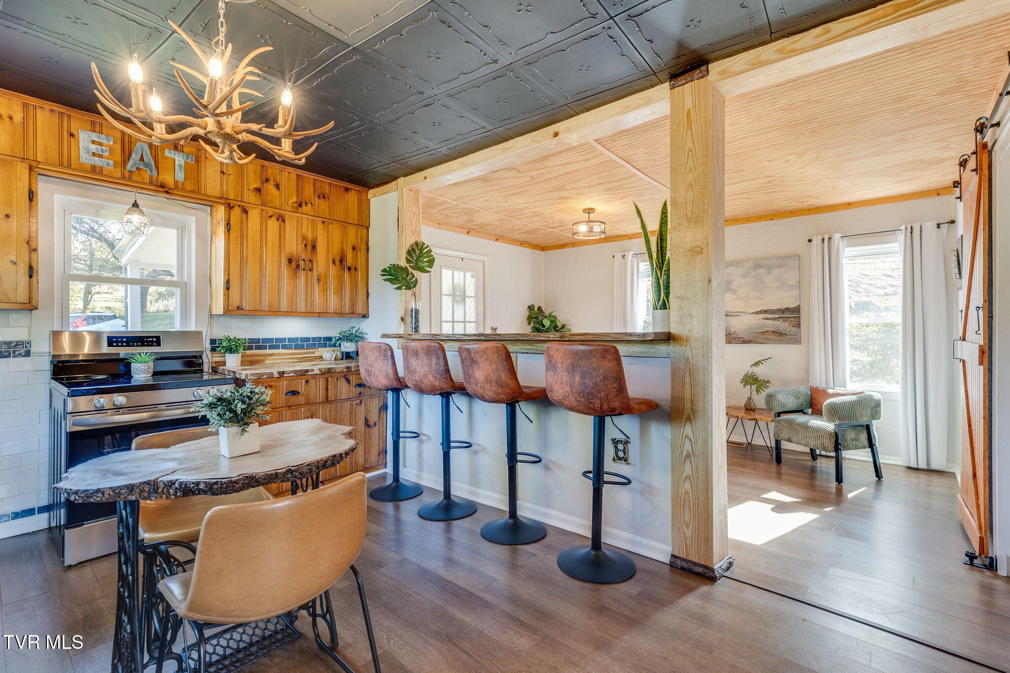135 River Bridge Road Kingsport, TN 37663 - Photo 8 of 25 008