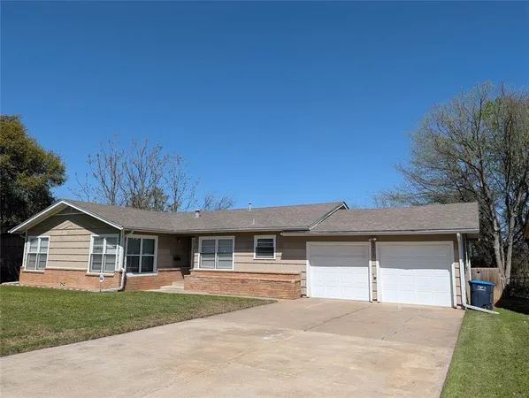 $1,895 | 2413 Hillview Drive, Fort Worth, TX 76119