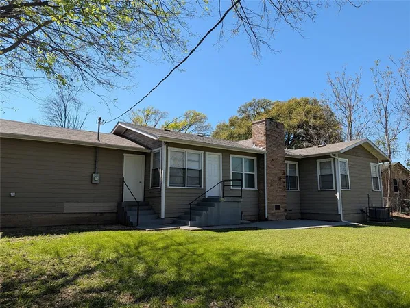 $1,895 | 2413 Hillview Drive, Fort Worth, TX 76119