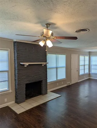 $1,895 | 2413 Hillview Drive, Fort Worth, TX 76119