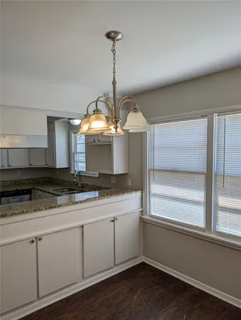 $1,895 | 2413 Hillview Drive, Fort Worth, TX 76119