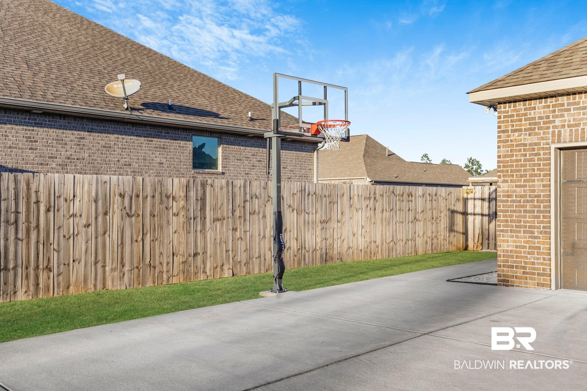 33788 Rutland Lane Daphne, AL 36527 - Photo 42 of 48 Basketball Net Conveys