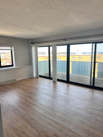 $2,200 | 300 Lynn Shore Drive, Unit 908, Lynn, MA 01902